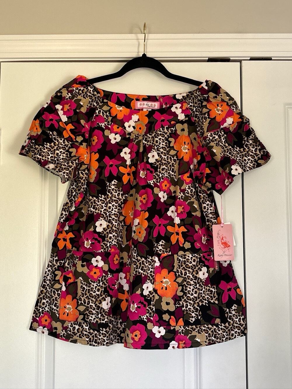 Koi Kathy Peterson Womens Medium Medical Scrub Top Demi Camo Animal Nurse